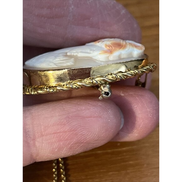 Antique MARBRO 12k GF Carved Shell Cameo Brooch Pendant twisted Rope Border 18”c - Picture 10 of 12